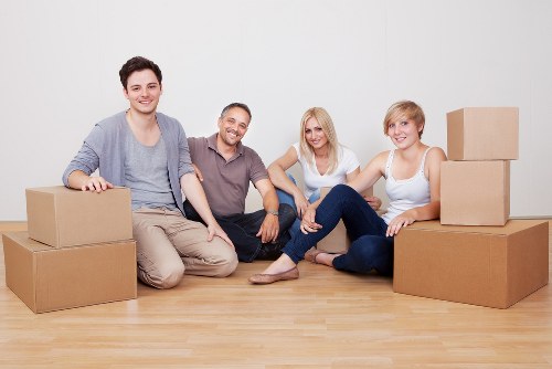 Moving van service for Clapham customers preparing to book